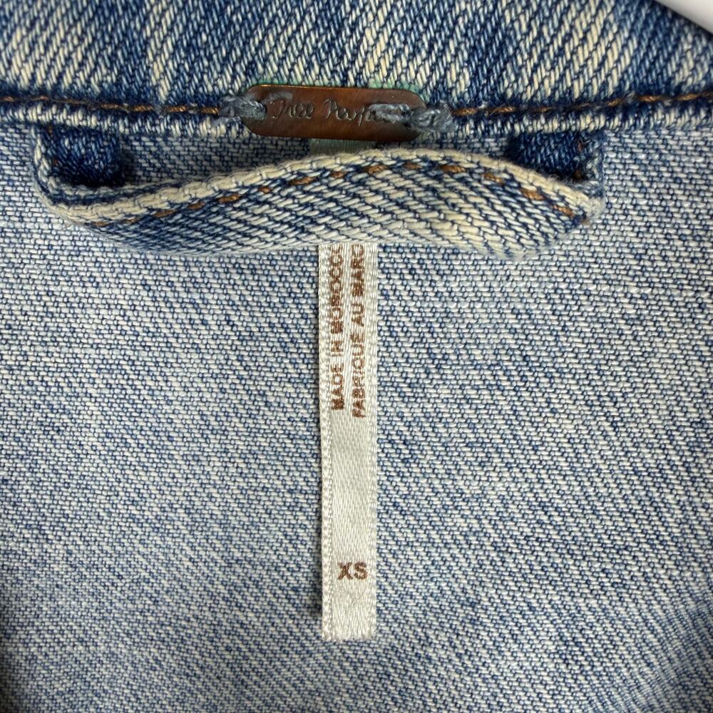 Free People Rumors Patchwork Denim Jacket Women Size XS Two‎ Tone Cropped Jean - Picture 4 of 7